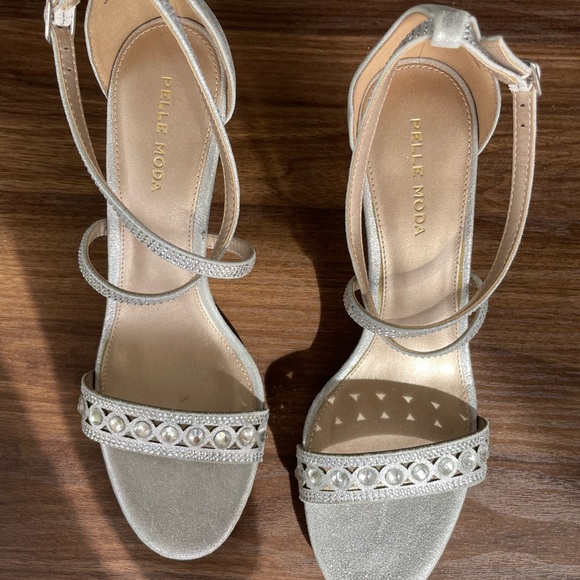 Pelle Moda strappy high heel- Size 8.5 - Picture 3 of 8